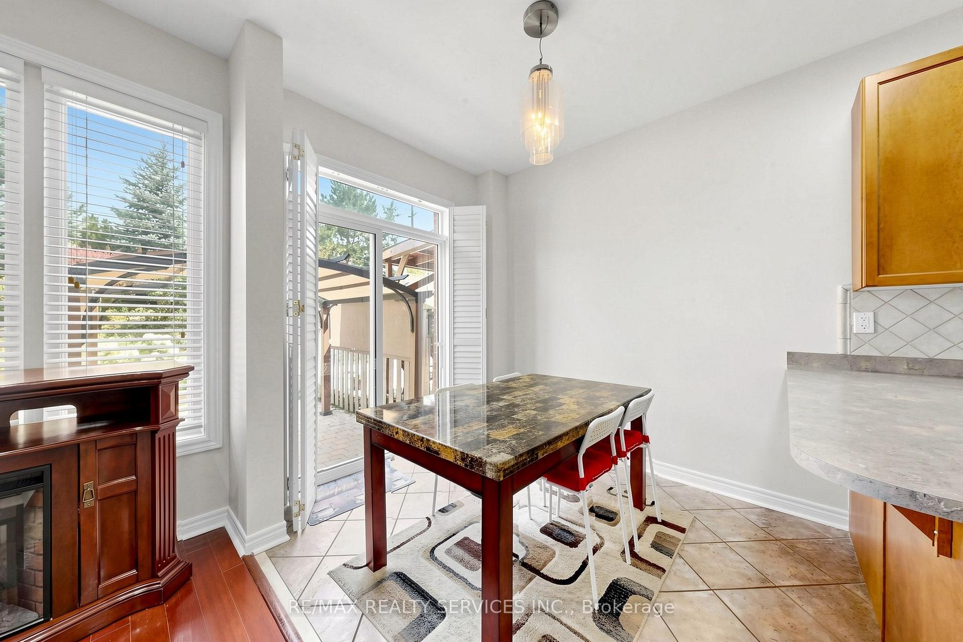 Photo 14 of 50 Rocky Point Crescent, Brampton, Madoc — HOMEH
