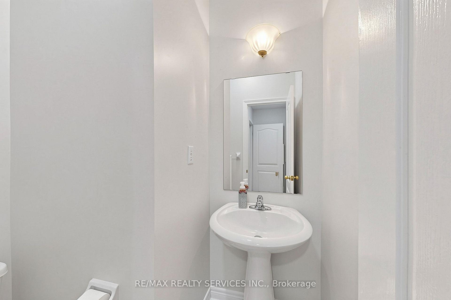 Photo 18 of 50 Rocky Point Crescent, Brampton, Madoc — HOMEH