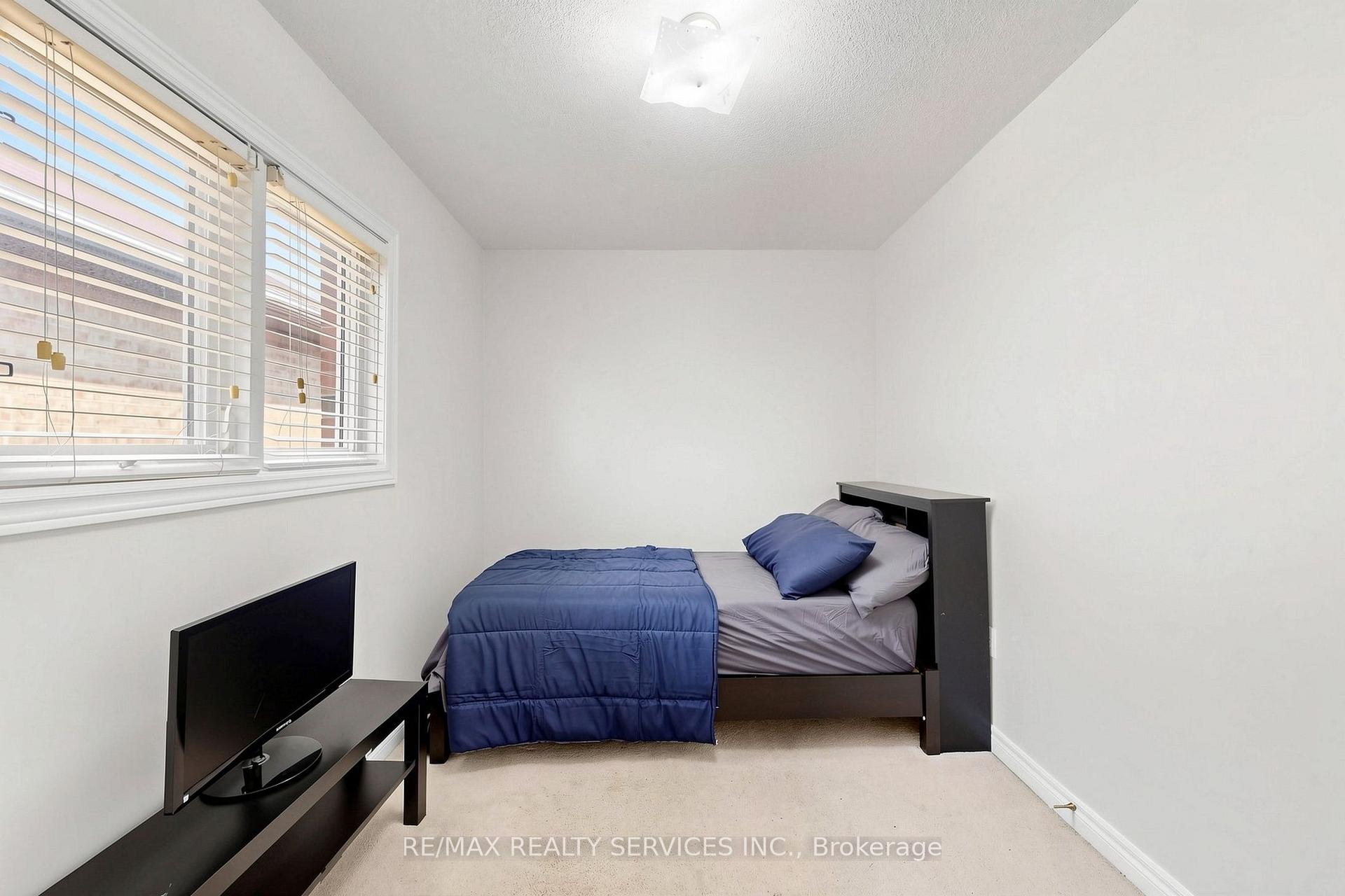 Photo 28 of 50 Rocky Point Crescent, Brampton, Madoc — HOMEH