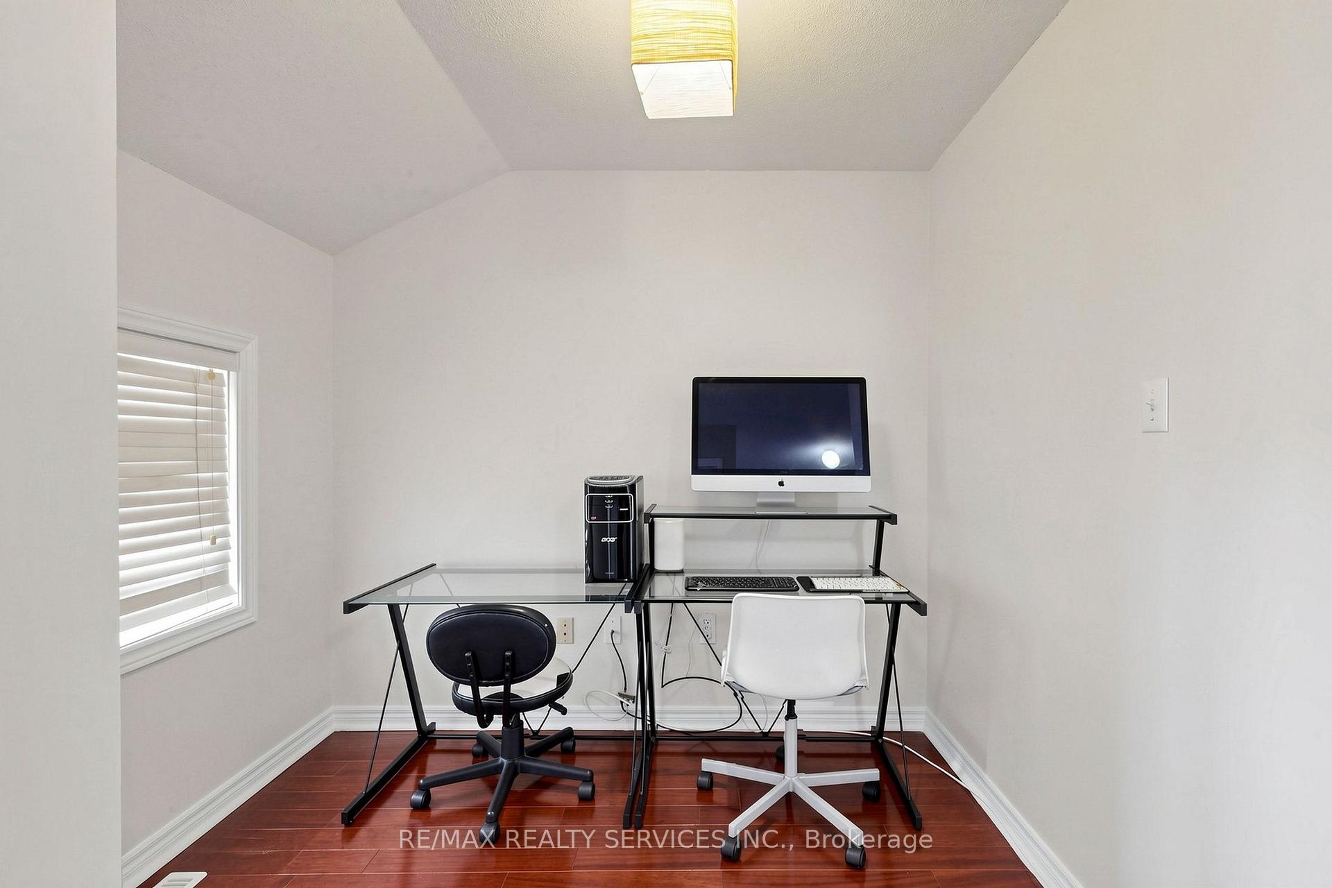 Photo 34 of 50 Rocky Point Crescent, Brampton, Madoc — HOMEH