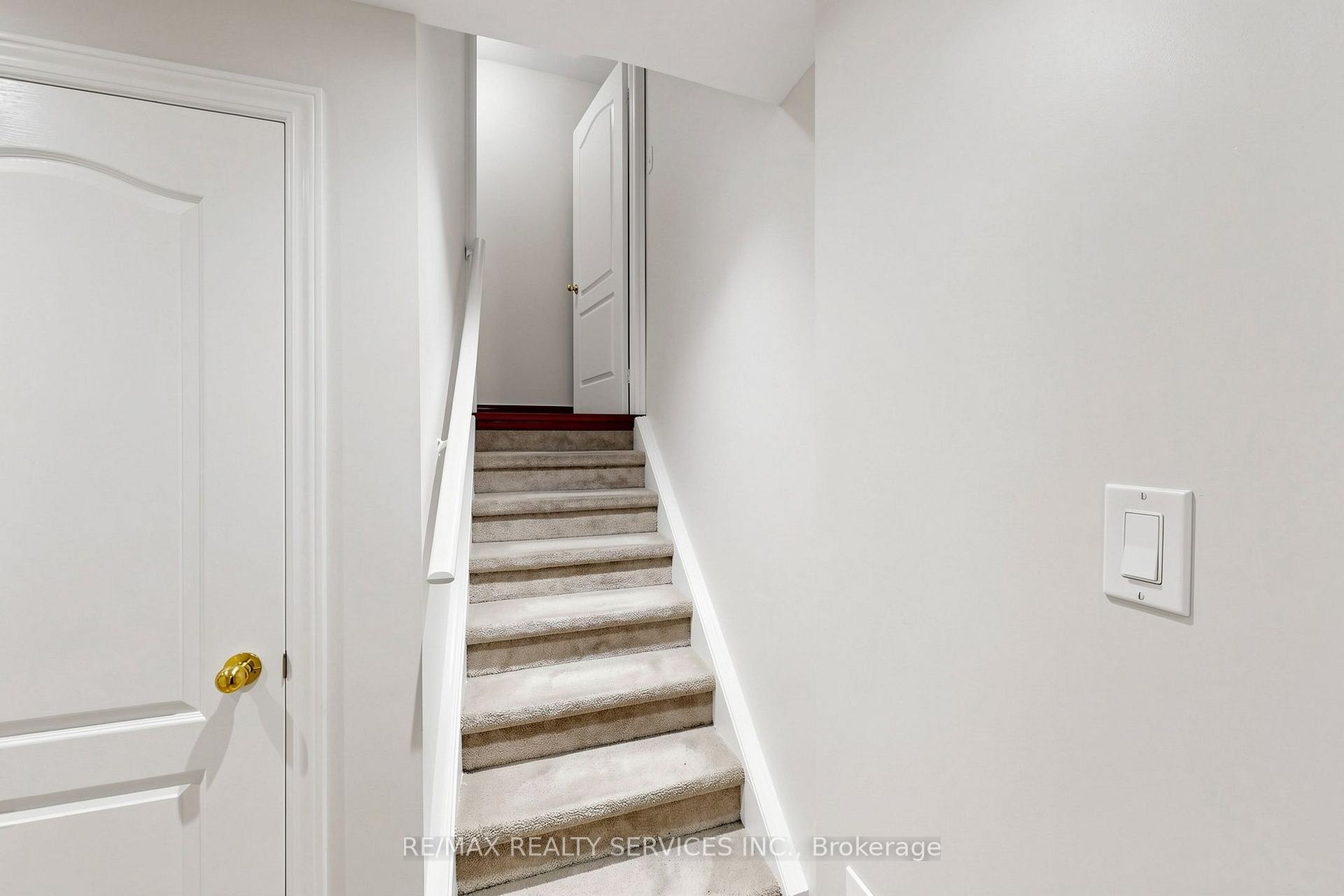 Photo 35 of 50 Rocky Point Crescent, Brampton, Madoc — HOMEH