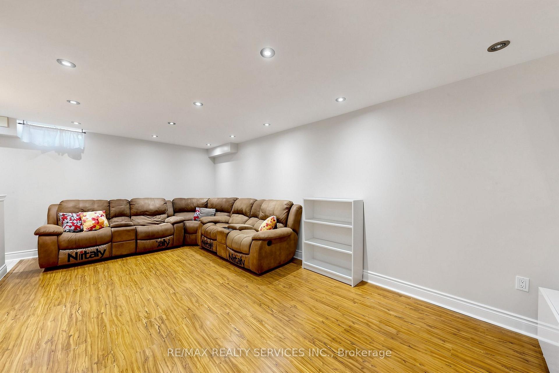 Photo 39 of 50 Rocky Point Crescent, Brampton, Madoc — HOMEH