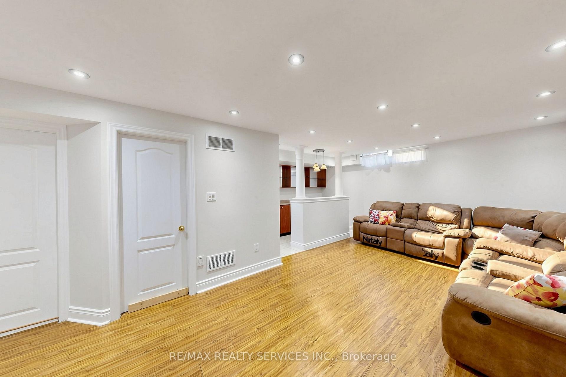Photo 41 of 50 Rocky Point Crescent, Brampton, Madoc — HOMEH