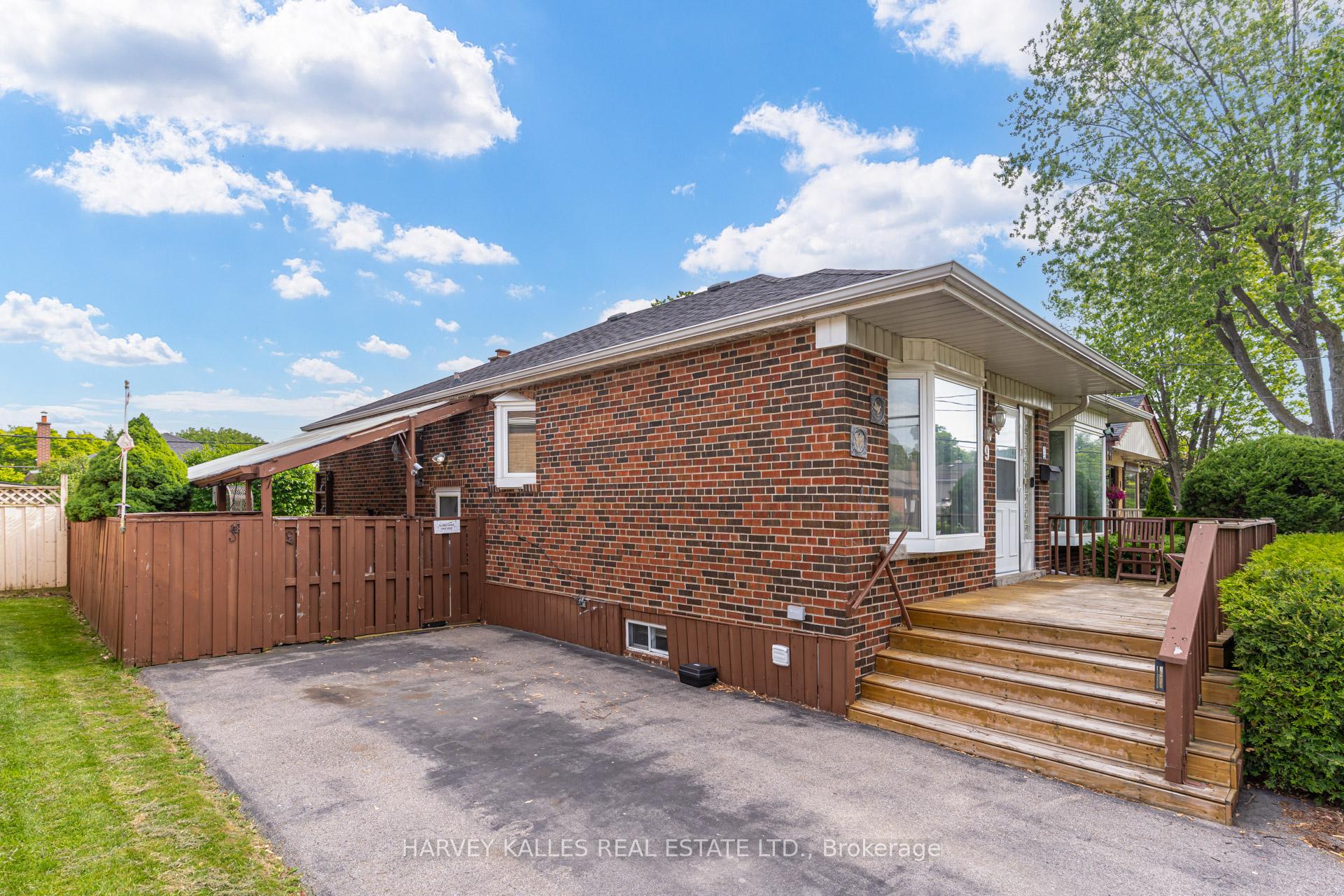 Photo 4 of 9 Sealcove Drive, Etobicoke, Etobicoke West Mall — HOMEH