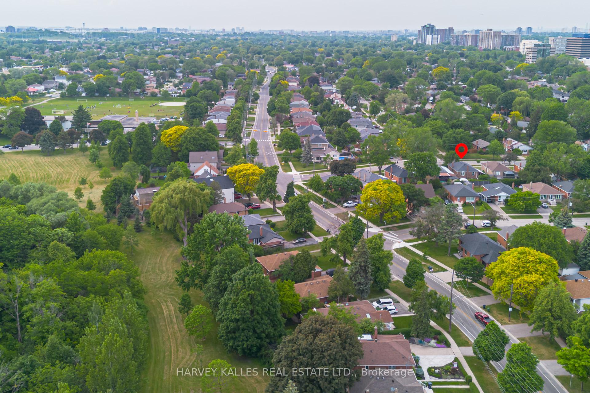 Photo 7 of 9 Sealcove Drive, Etobicoke, Etobicoke West Mall — HOMEH