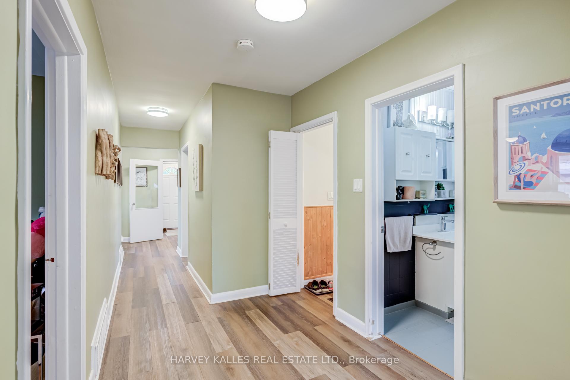 Photo 15 of 9 Sealcove Drive, Etobicoke, Etobicoke West Mall — HOMEH