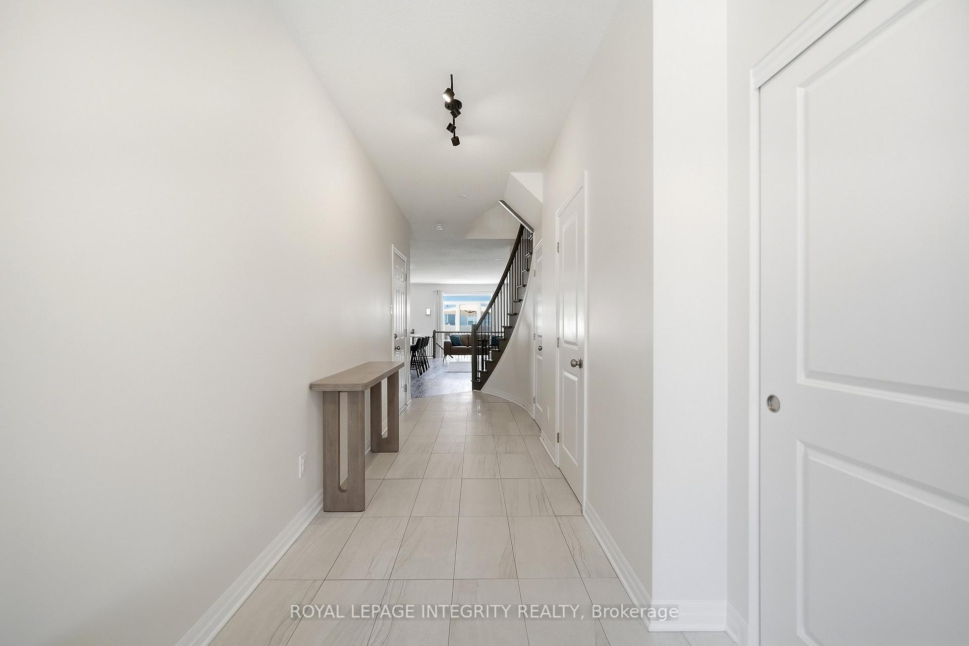 Photo 4 of 256 Gossamer Street, Ottawa, Mer Bleue/Bradley Estates/Anderson Park — HOMEH