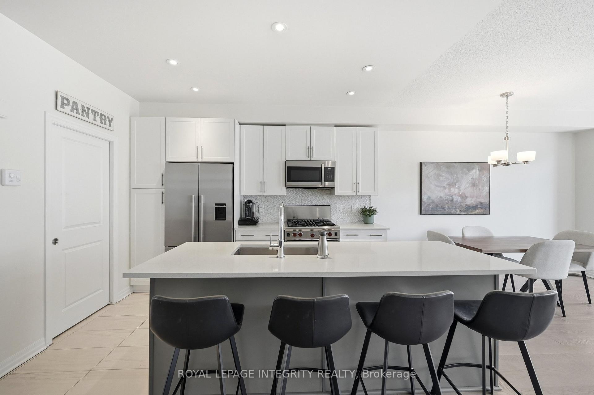Photo 6 of 256 Gossamer Street, Ottawa, Mer Bleue/Bradley Estates/Anderson Park — HOMEH
