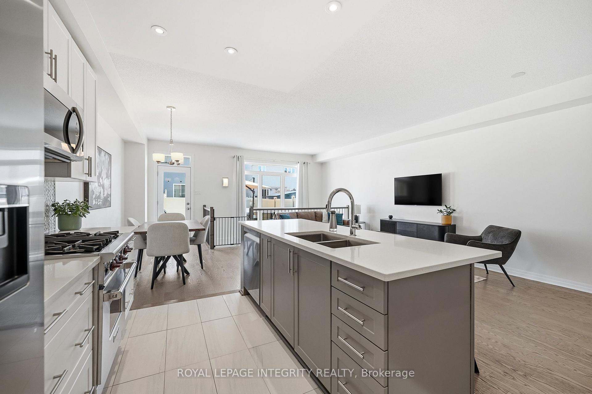 Photo 8 of 256 Gossamer Street, Ottawa, Mer Bleue/Bradley Estates/Anderson Park — HOMEH