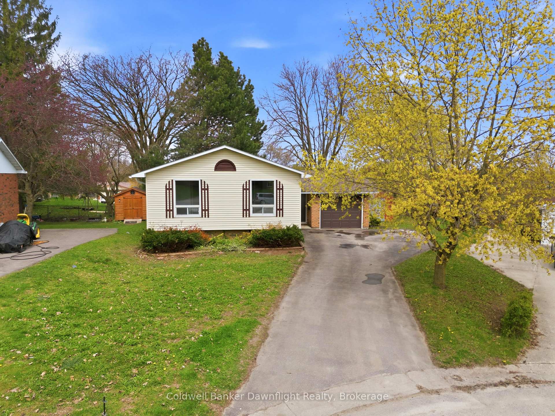 Photo 1 of 516 Maitland Court, North Huron, Wingham — HOMEH