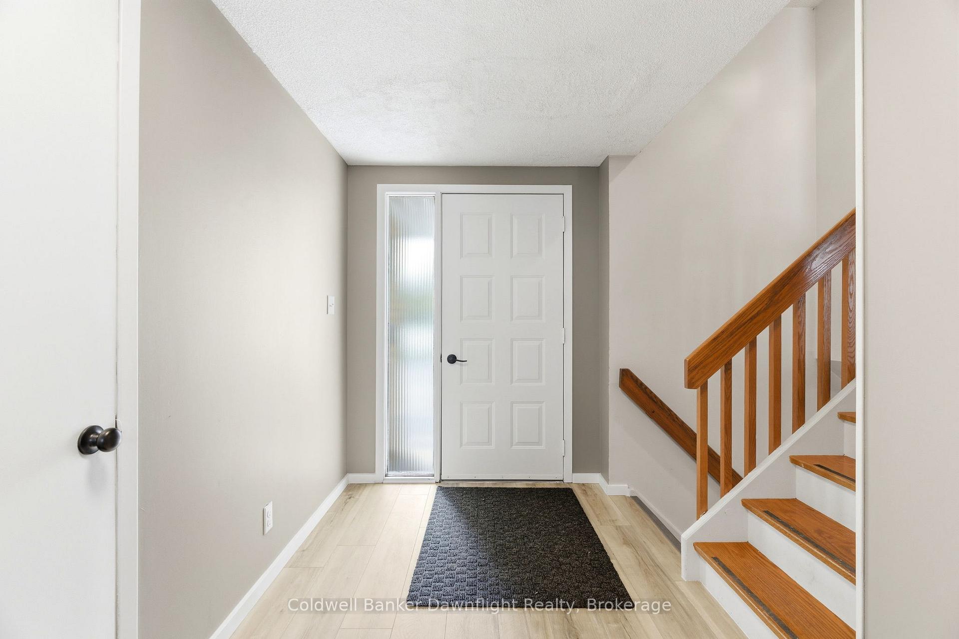Photo 4 of 516 Maitland Court, North Huron, Wingham — HOMEH