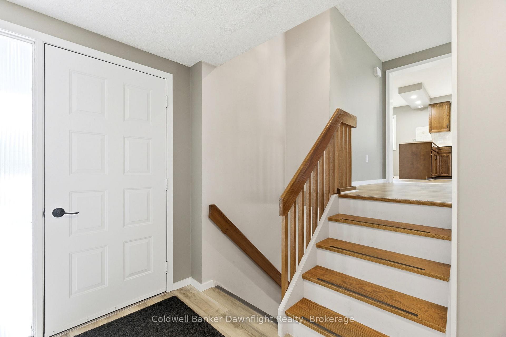 Photo 5 of 516 Maitland Court, North Huron, Wingham — HOMEH