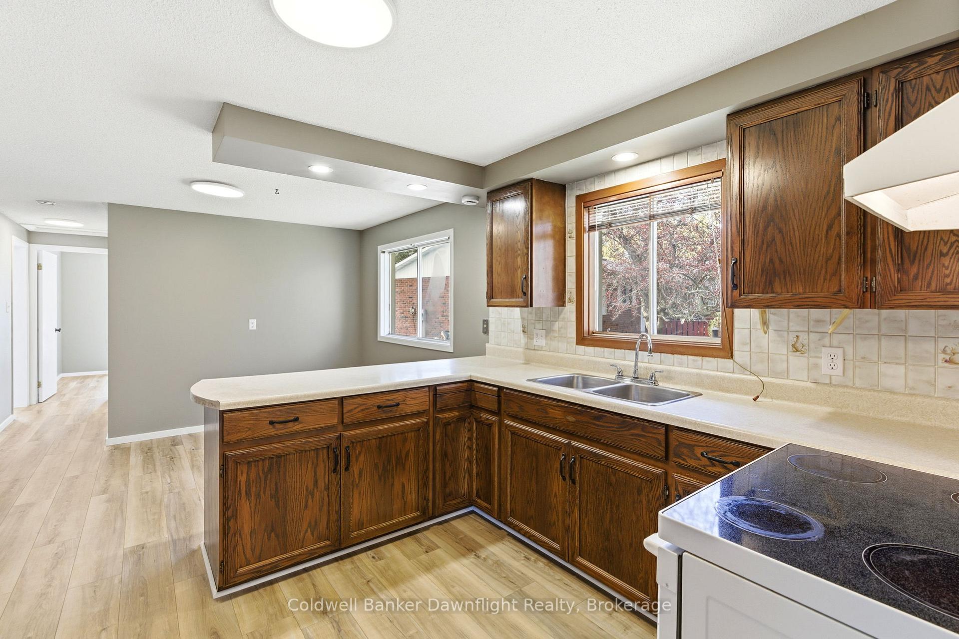 Photo 17 of 516 Maitland Court, North Huron, Wingham — HOMEH