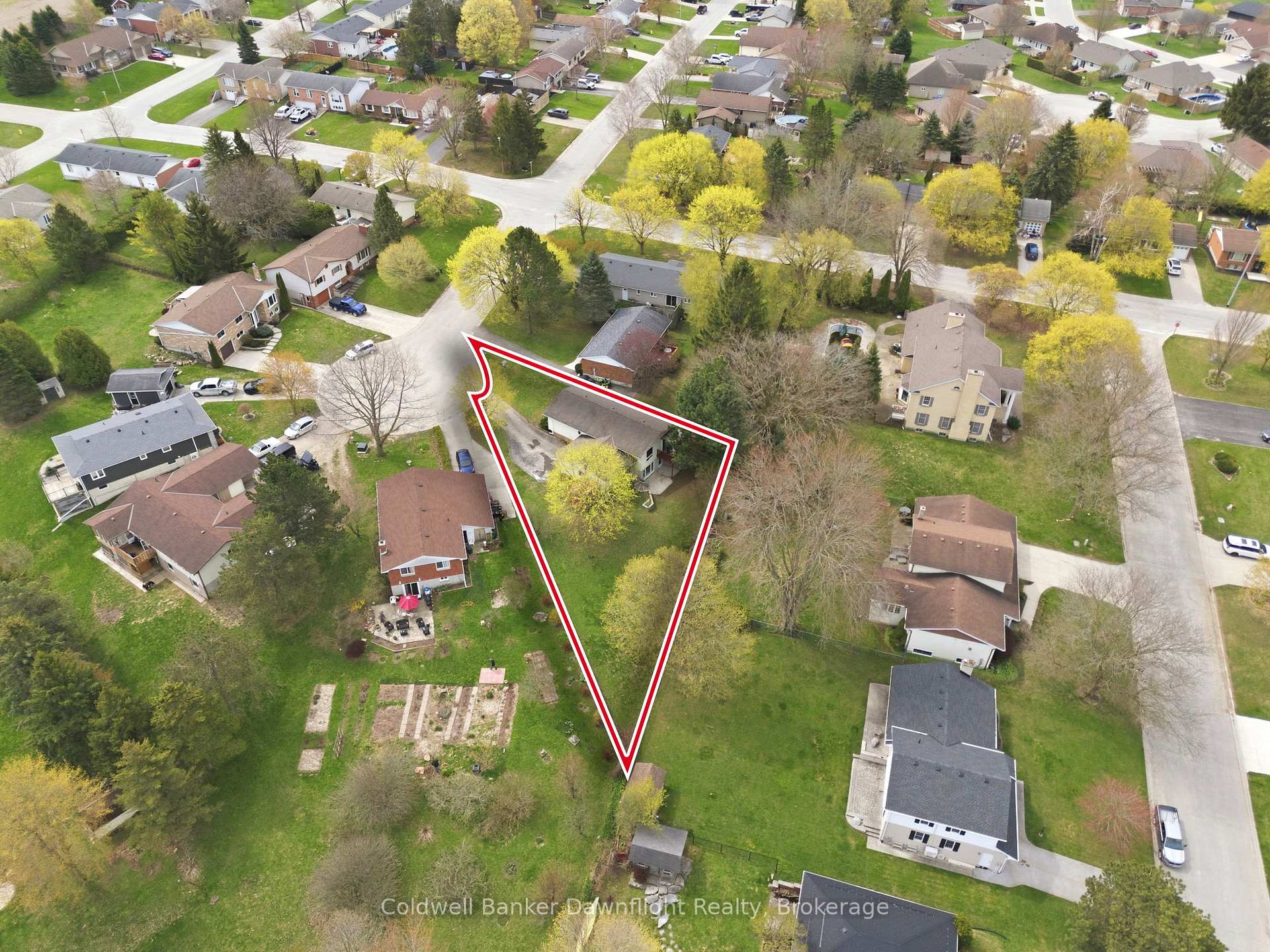 Photo 47 of 516 Maitland Court, North Huron, Wingham — HOMEH