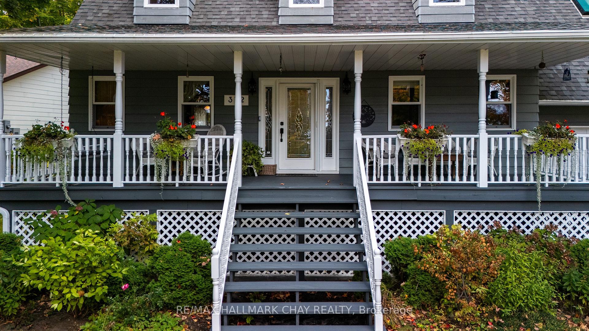 Photo 2 of 372 Lakewood Drive, Midland — HOMEH