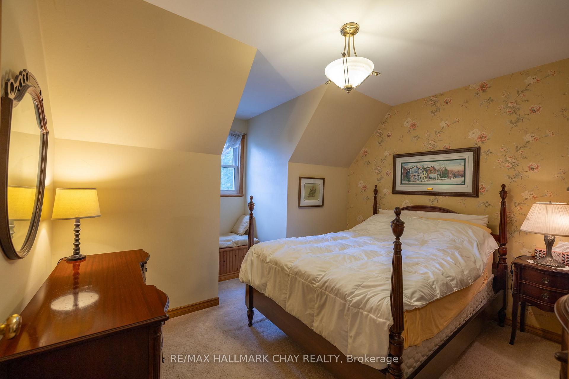 Photo 6 of 372 Lakewood Drive, Midland — HOMEH