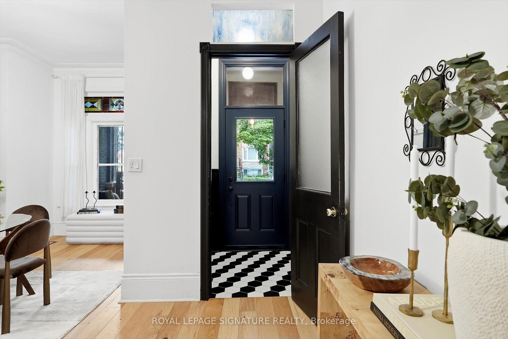 Photo 2 of 230 Dovercourt Road, Toronto, Little Portugal — HOMEH