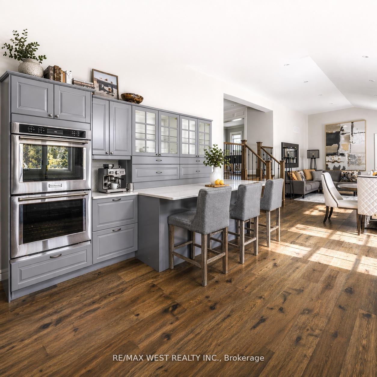 Photo 4 of 26 Hostein Drive, Hamilton, Ancaster — HOMEH