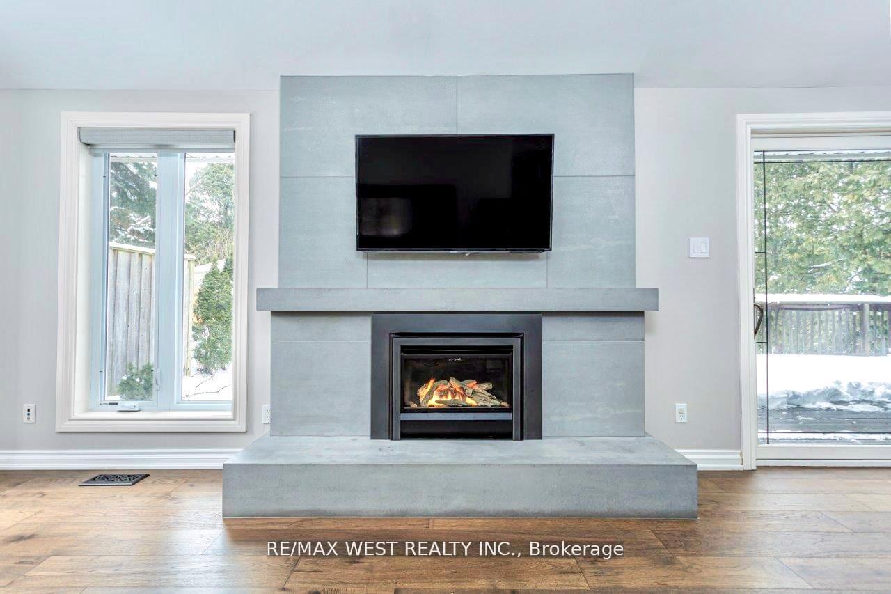 Photo 12 of 26 Hostein Drive, Hamilton, Ancaster — HOMEH