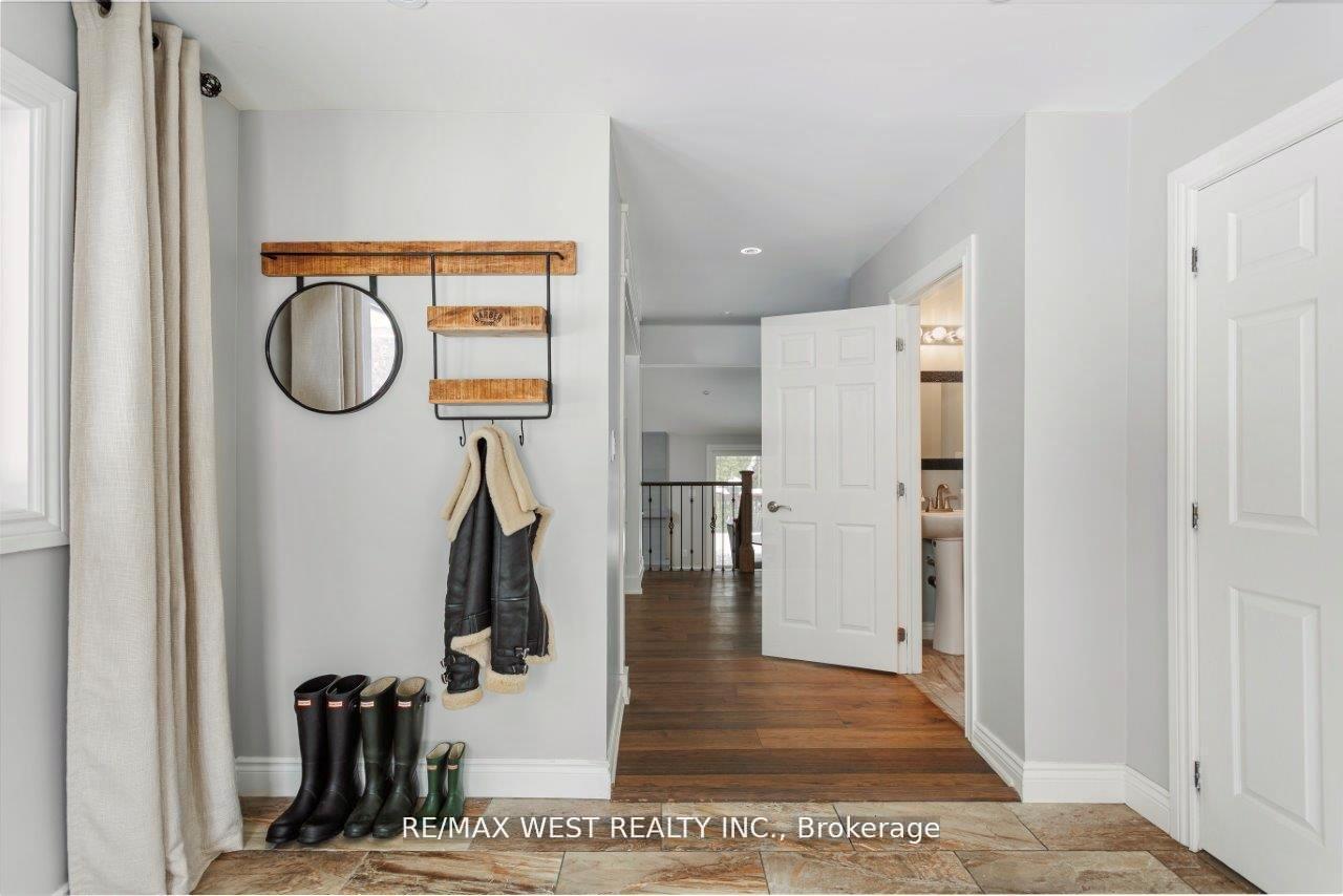 Photo 13 of 26 Hostein Drive, Hamilton, Ancaster — HOMEH