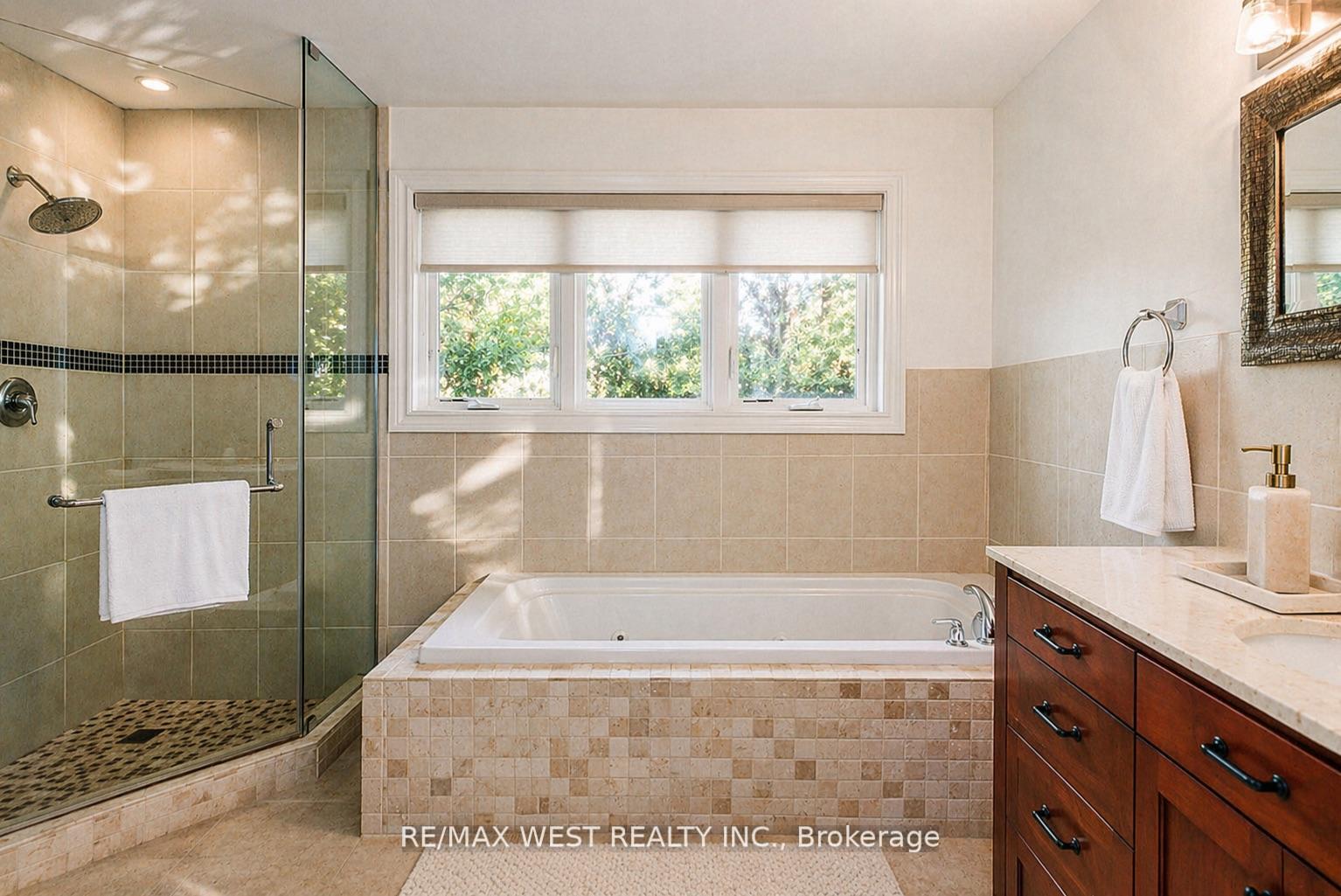 Photo 25 of 26 Hostein Drive, Hamilton, Ancaster — HOMEH