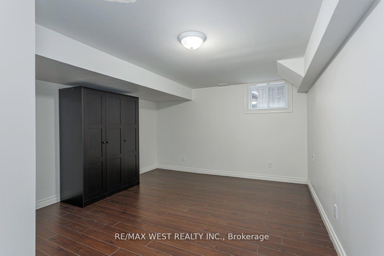 Photo 32 of 26 Hostein Drive, Hamilton, Ancaster — HOMEH