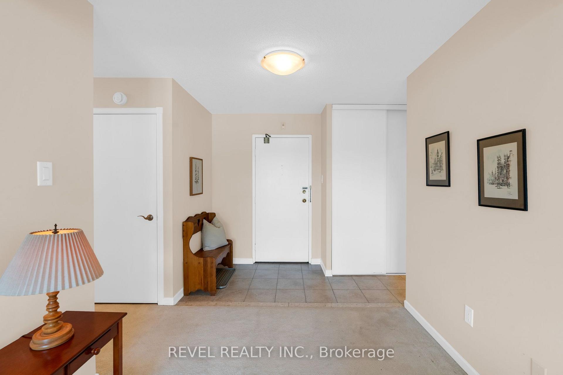 Photo 4 of Unit 305, 181 Collier Street, Barrie, North Shore — HOMEH