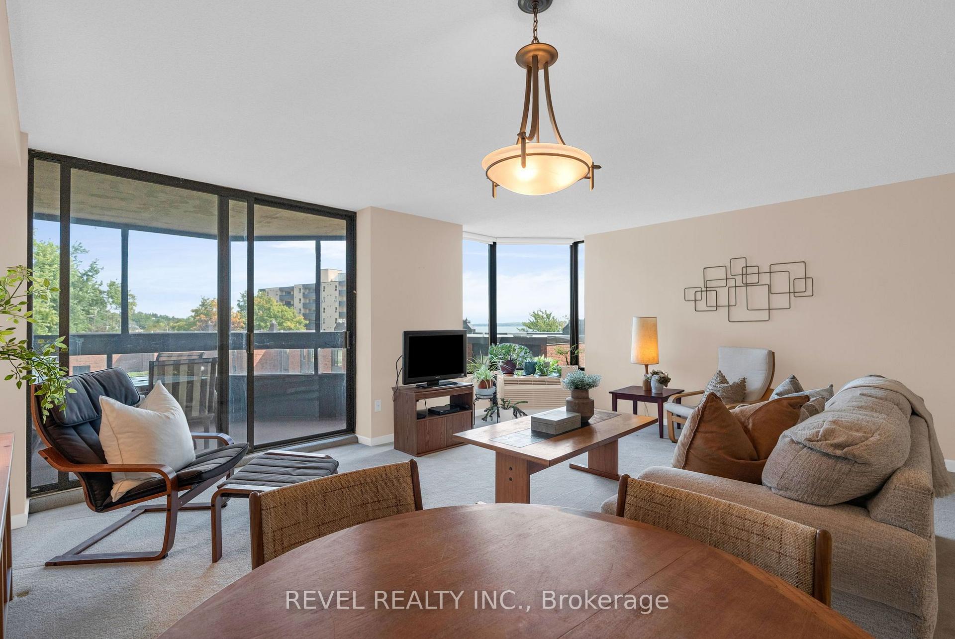 Photo 9 of Unit 305, 181 Collier Street, Barrie, North Shore — HOMEH