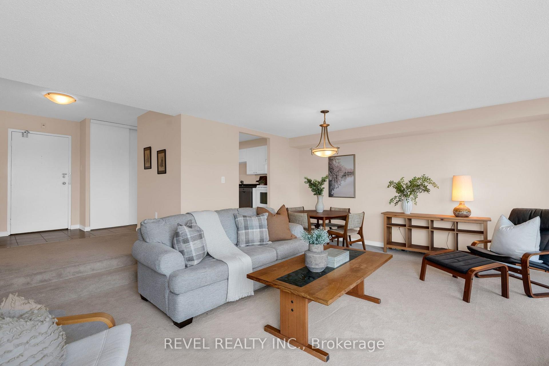 Photo 10 of Unit 305, 181 Collier Street, Barrie, North Shore — HOMEH
