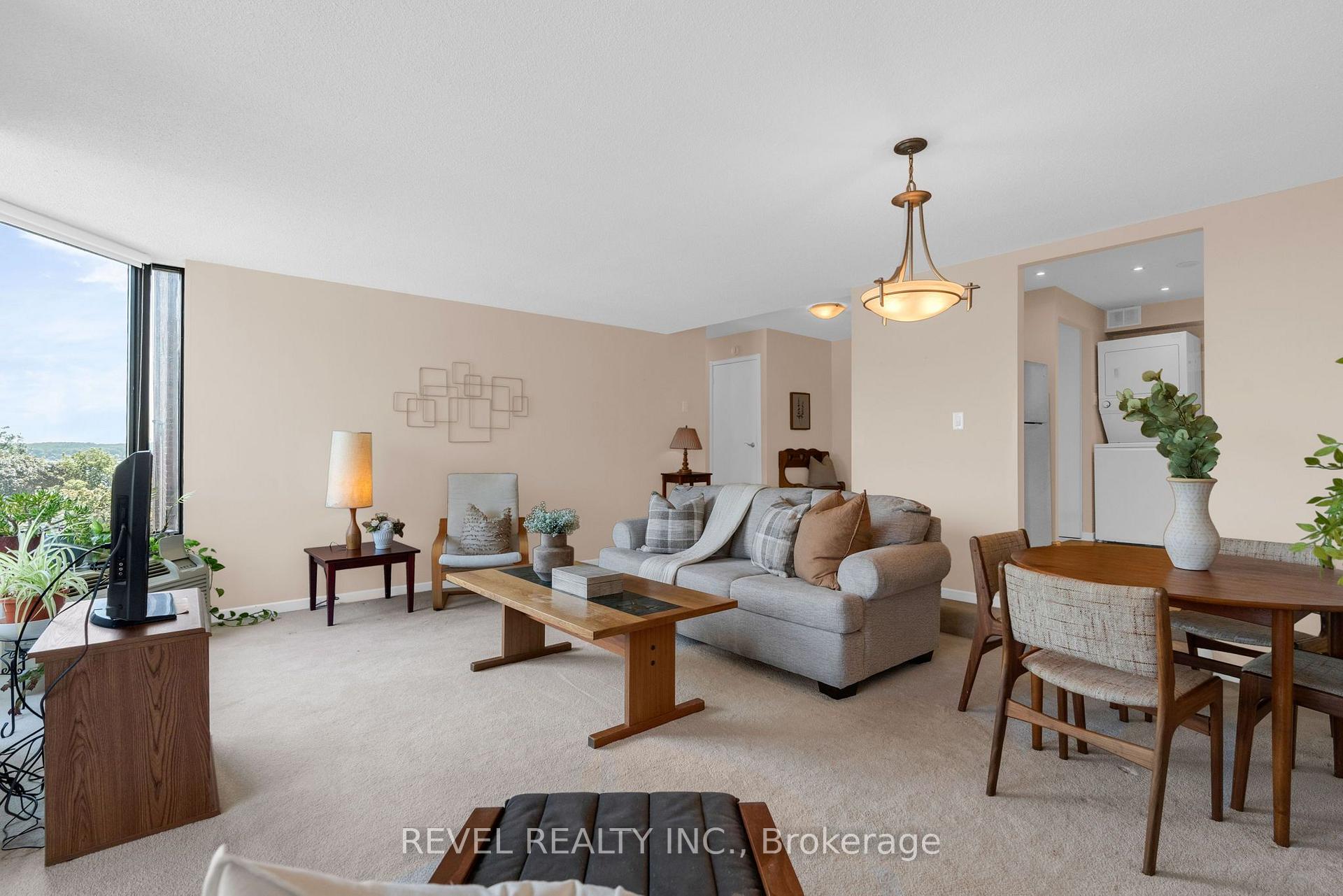 Photo 11 of Unit 305, 181 Collier Street, Barrie, North Shore — HOMEH