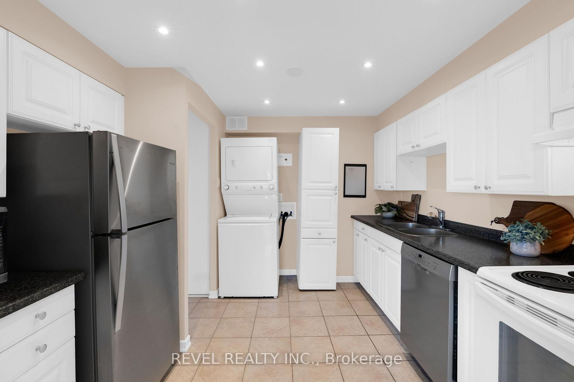 Photo 13 of Unit 305, 181 Collier Street, Barrie, North Shore — HOMEH