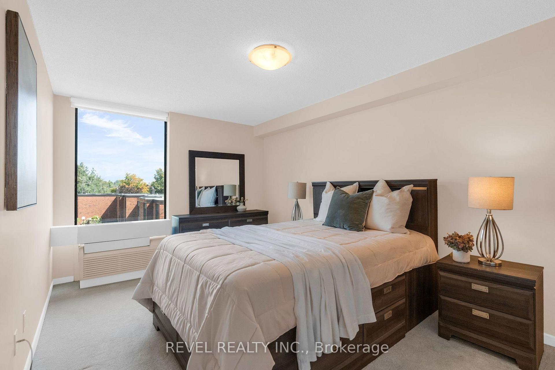 Photo 16 of Unit 305, 181 Collier Street, Barrie, North Shore — HOMEH