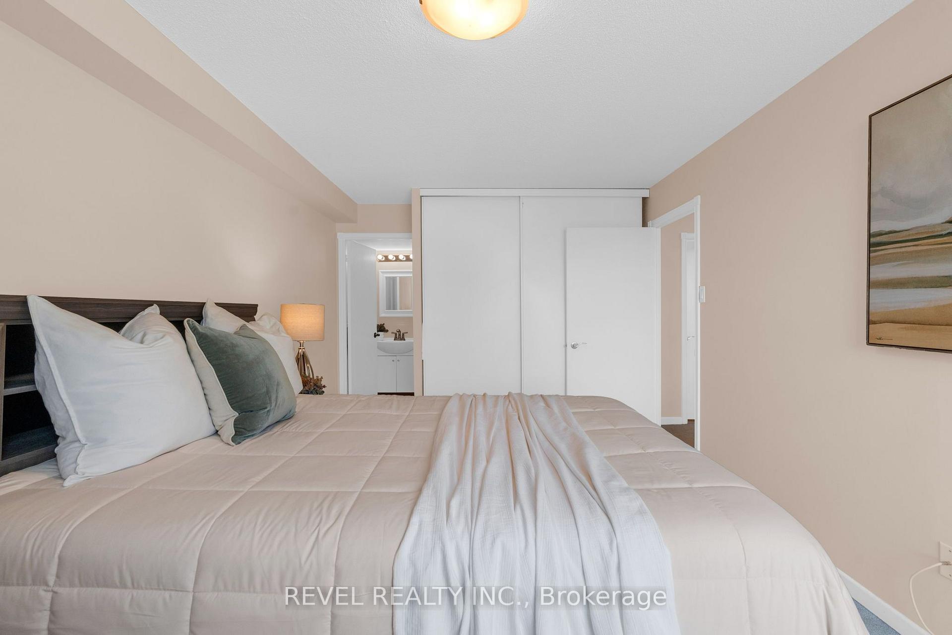Photo 17 of Unit 305, 181 Collier Street, Barrie, North Shore — HOMEH