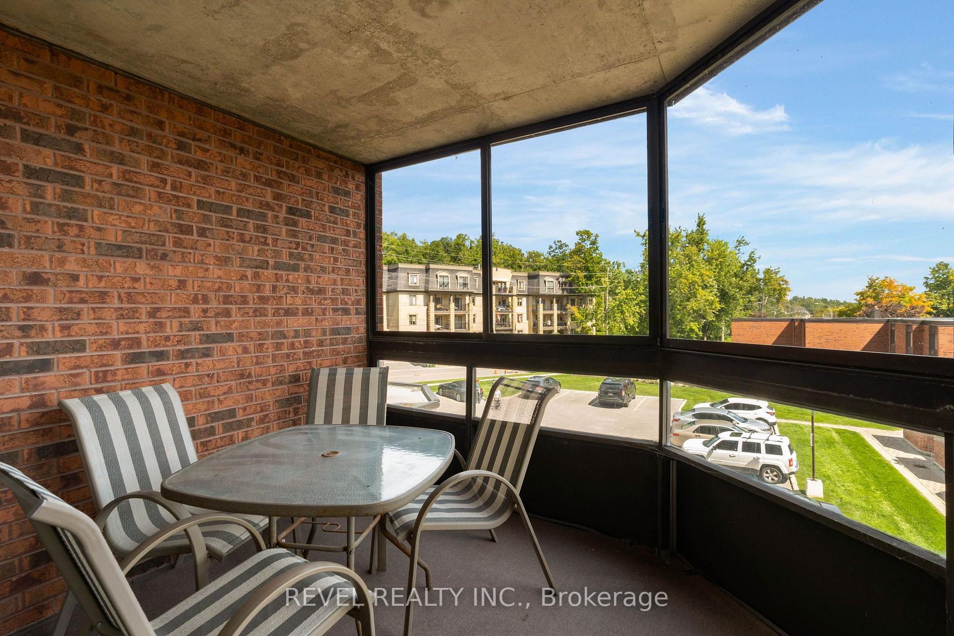 Photo 22 of Unit 305, 181 Collier Street, Barrie, North Shore — HOMEH