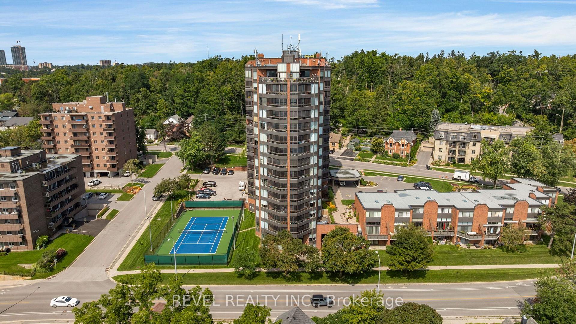 Photo 40 of Unit 305, 181 Collier Street, Barrie, North Shore — HOMEH
