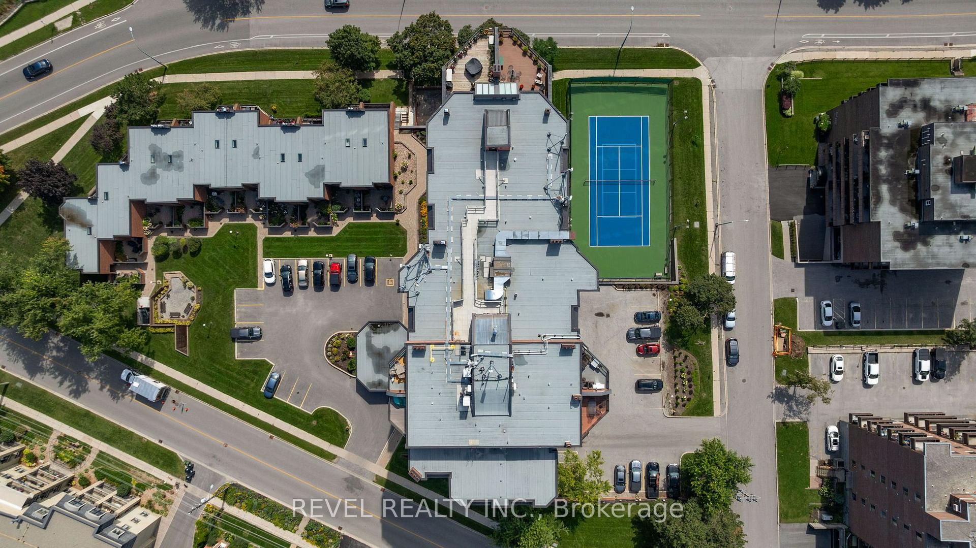 Photo 41 of Unit 305, 181 Collier Street, Barrie, North Shore — HOMEH