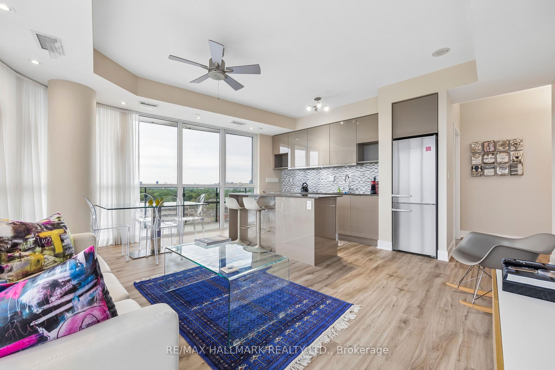 Photo 4 of Unit 924, 99 The Donway, North York, Banbury-Don Mills — HOMEH