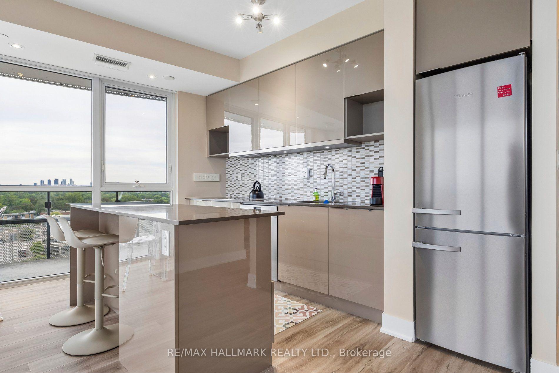 Photo 7 of Unit 924, 99 The Donway, North York, Banbury-Don Mills — HOMEH