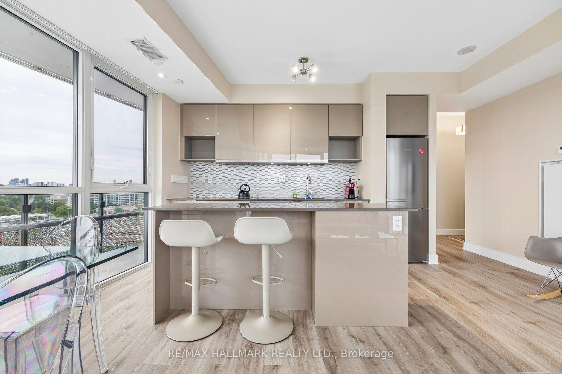 Photo 8 of Unit 924, 99 The Donway, North York, Banbury-Don Mills — HOMEH