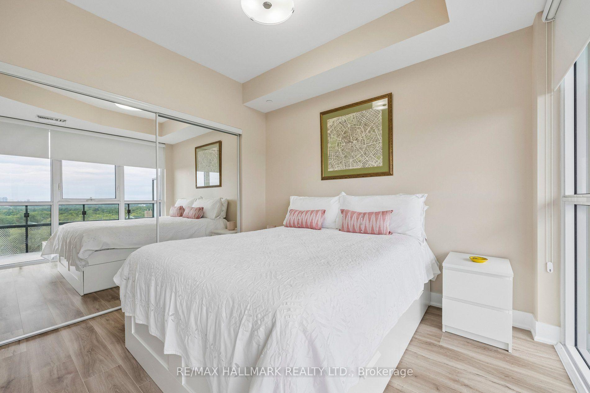 Photo 10 of Unit 924, 99 The Donway, North York, Banbury-Don Mills — HOMEH