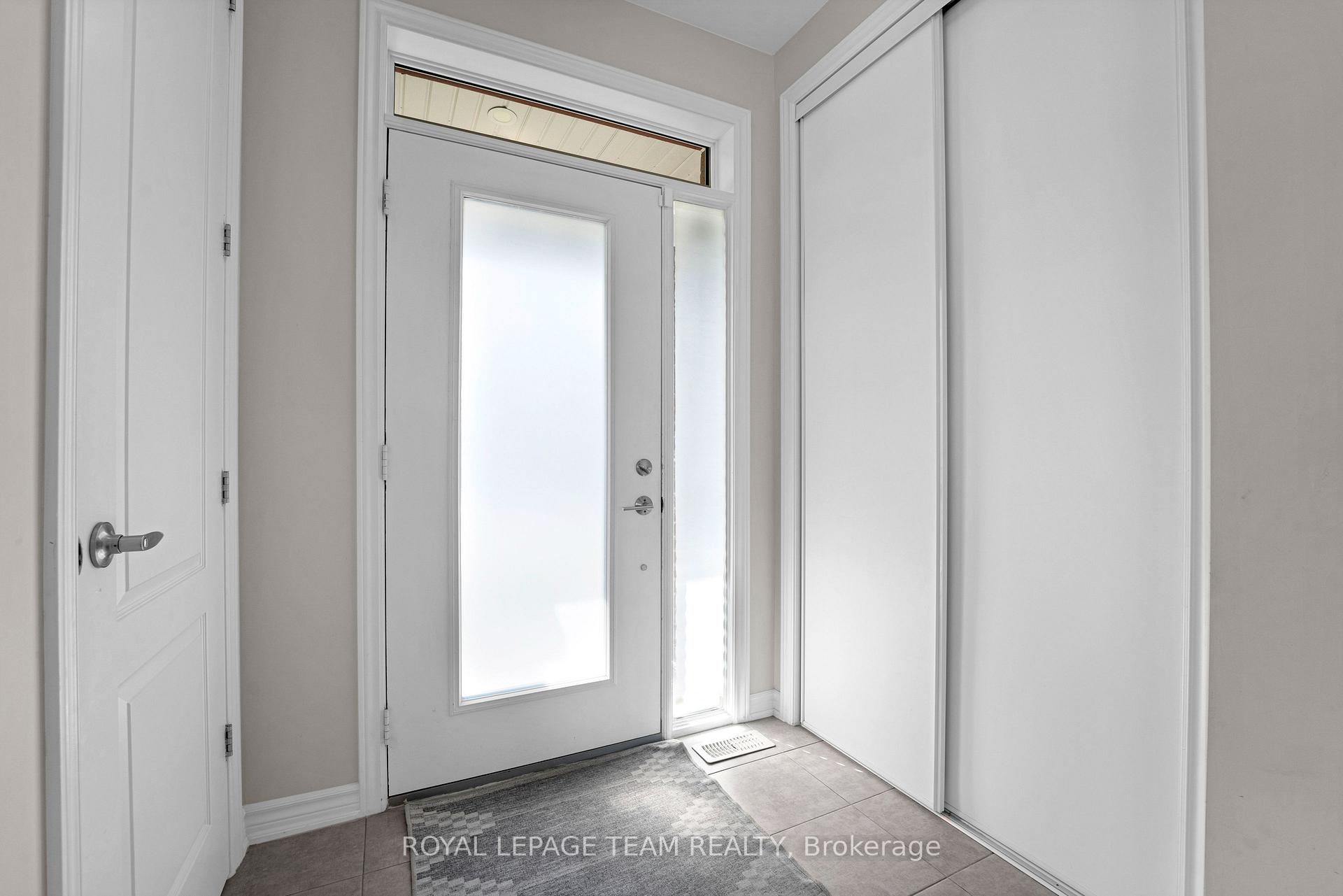 Photo 3 of 521 Loury Row, Ottawa, Chapel Hill South - Orleans Village — HOMEH