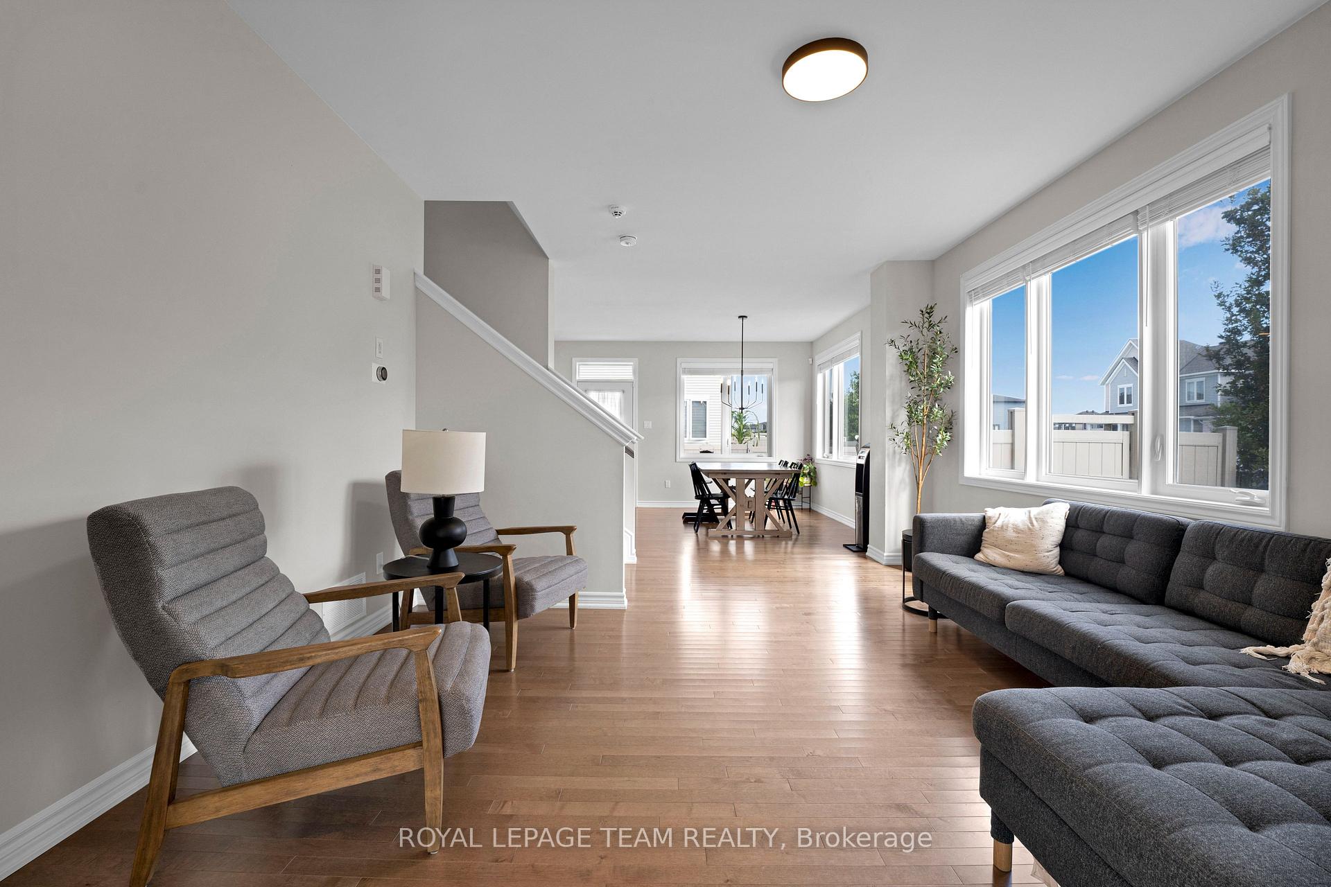 Photo 4 of 521 Loury Row, Ottawa, Chapel Hill South - Orleans Village — HOMEH