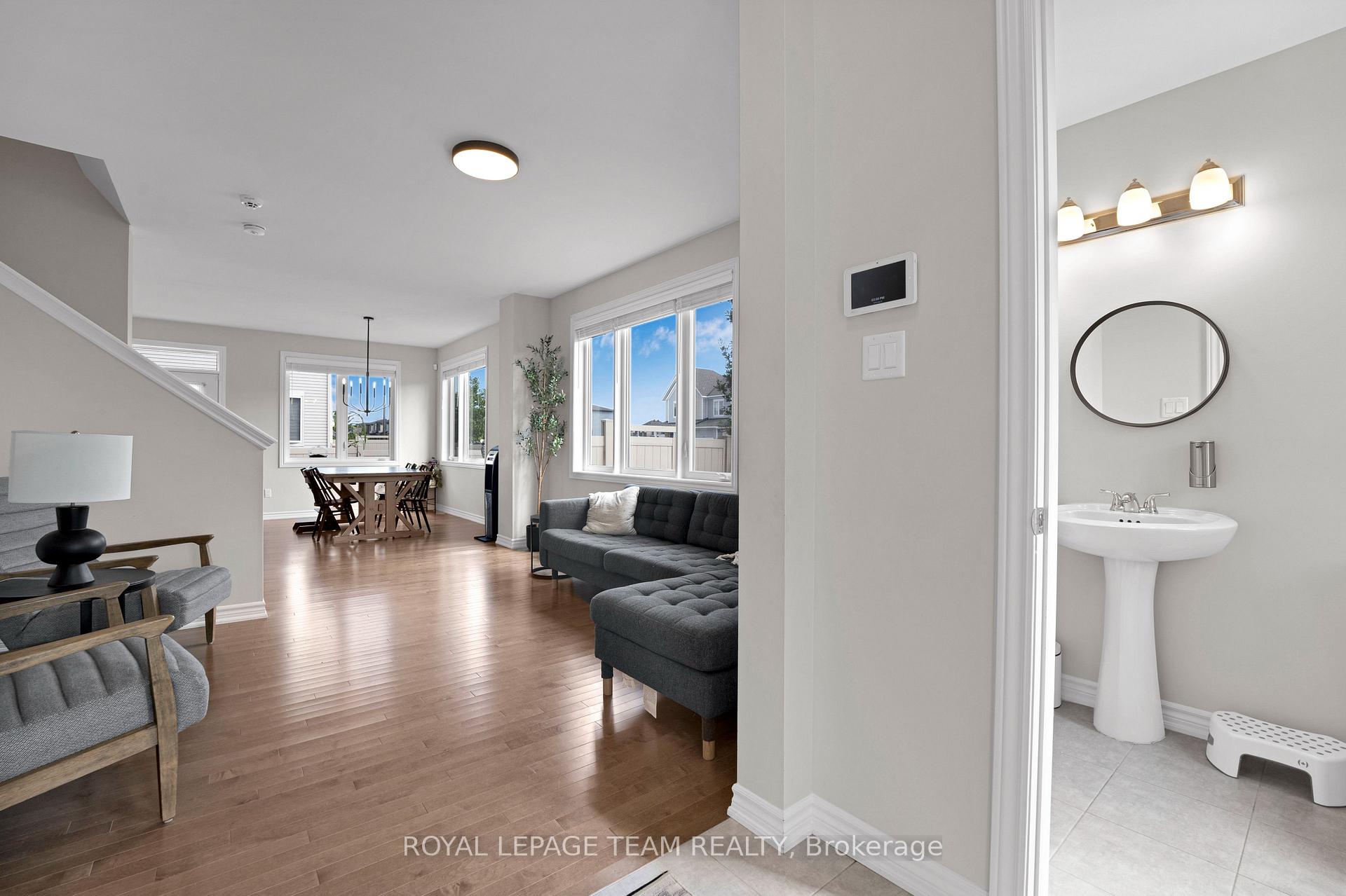 Photo 5 of 521 Loury Row, Ottawa, Chapel Hill South - Orleans Village — HOMEH