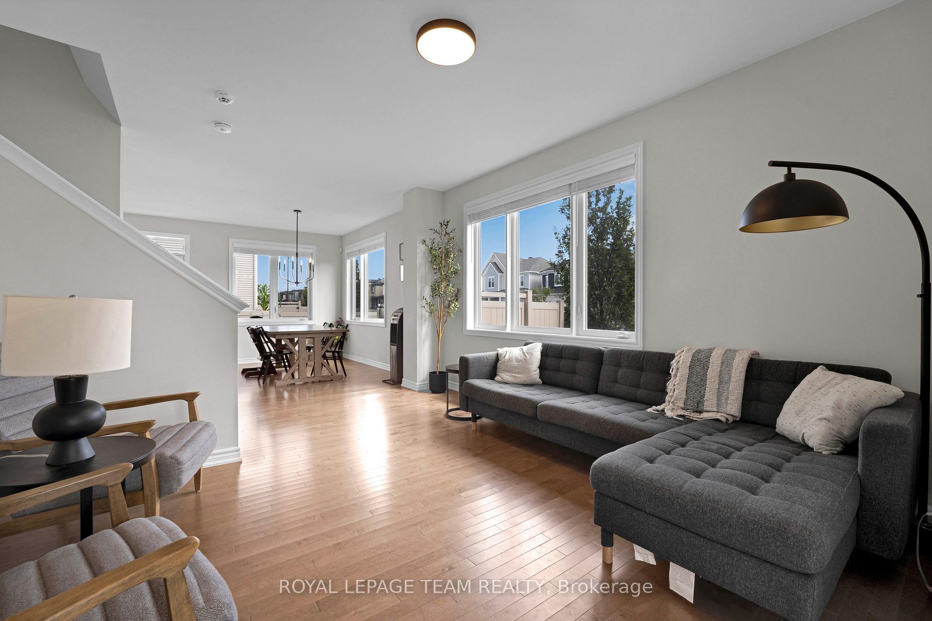 Photo 6 of 521 Loury Row, Ottawa, Chapel Hill South - Orleans Village — HOMEH