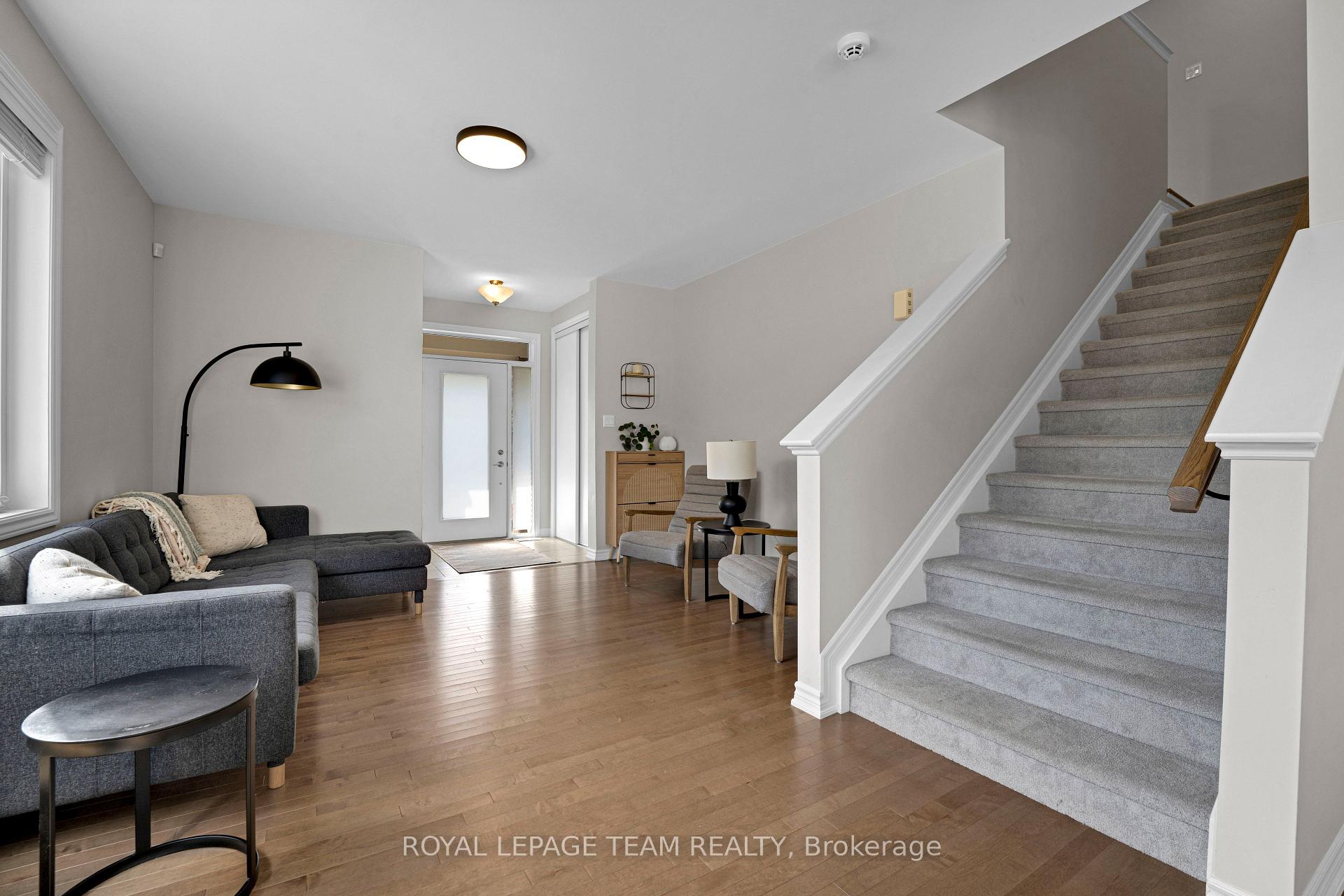 Photo 8 of 521 Loury Row, Ottawa, Chapel Hill South - Orleans Village — HOMEH