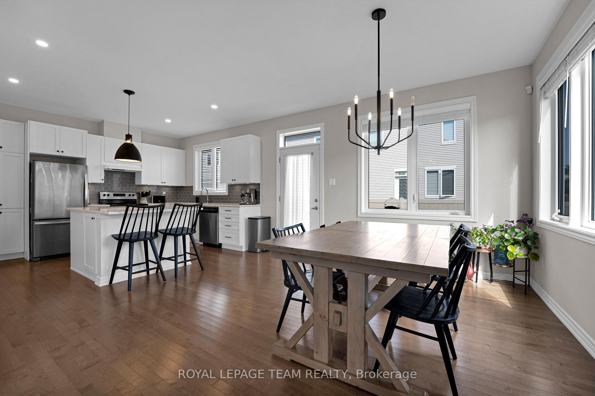 Photo 9 of 521 Loury Row, Ottawa, Chapel Hill South - Orleans Village — HOMEH