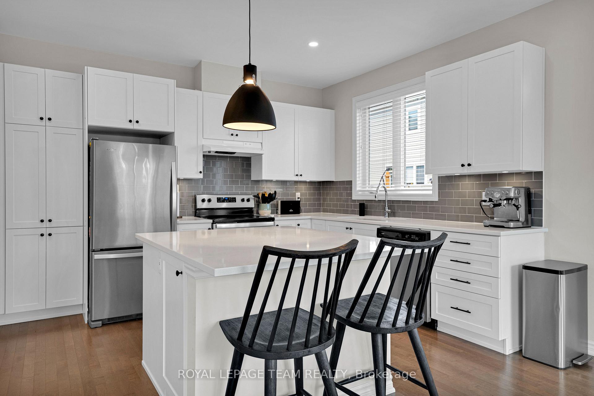 Photo 12 of 521 Loury Row, Ottawa, Chapel Hill South - Orleans Village — HOMEH