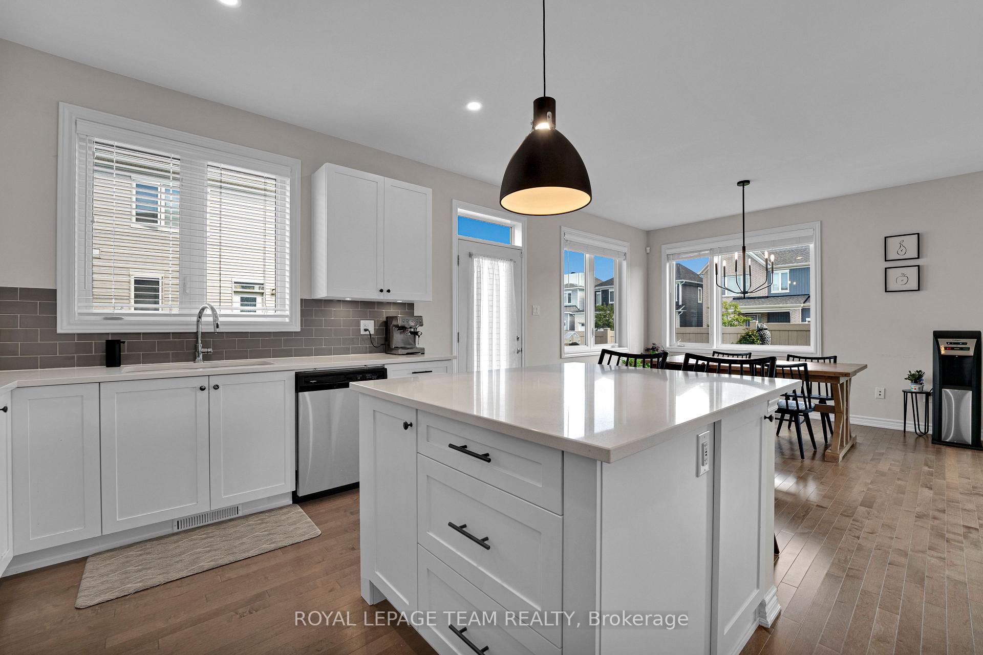 Photo 13 of 521 Loury Row, Ottawa, Chapel Hill South - Orleans Village — HOMEH