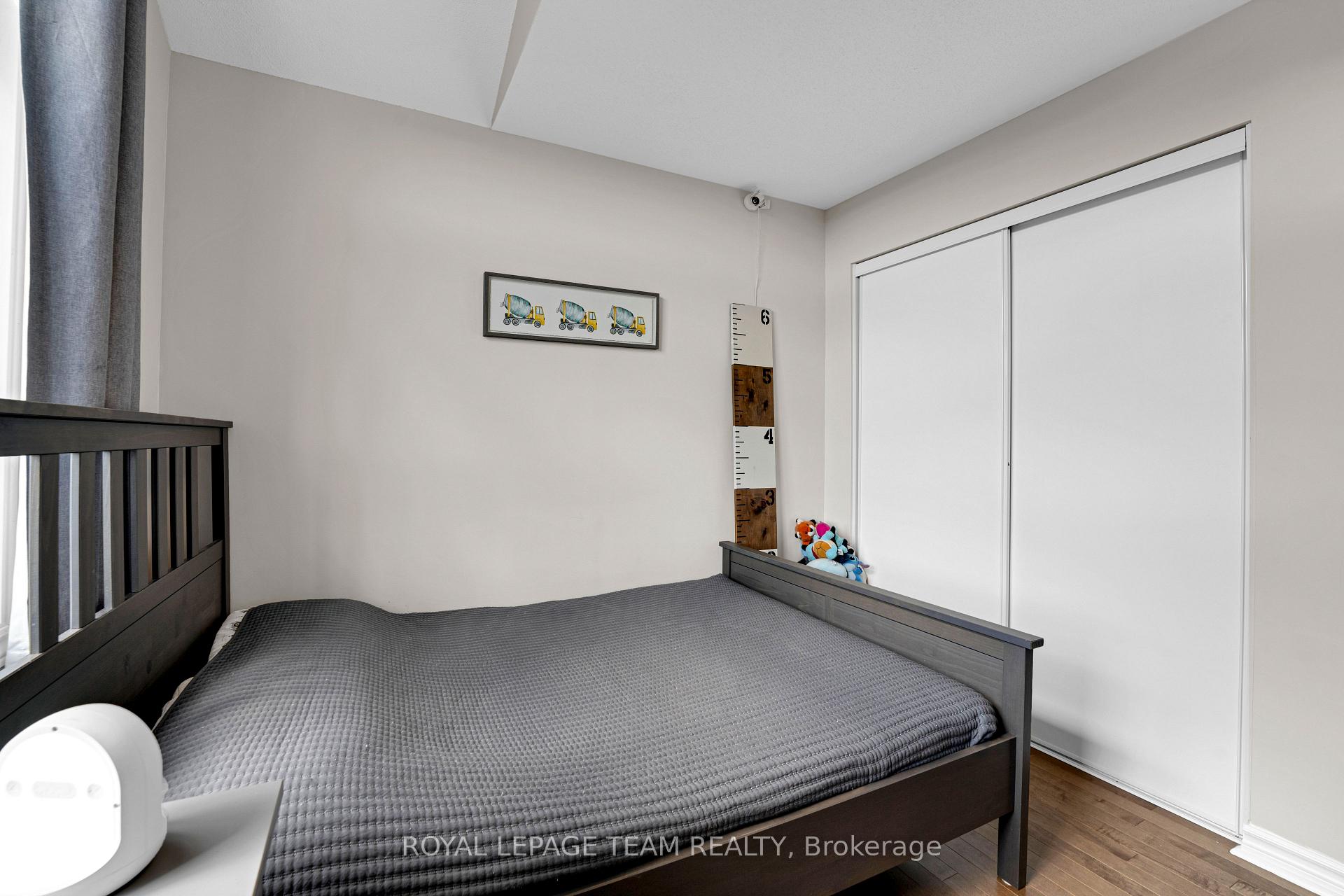 Photo 18 of 521 Loury Row, Ottawa, Chapel Hill South - Orleans Village — HOMEH