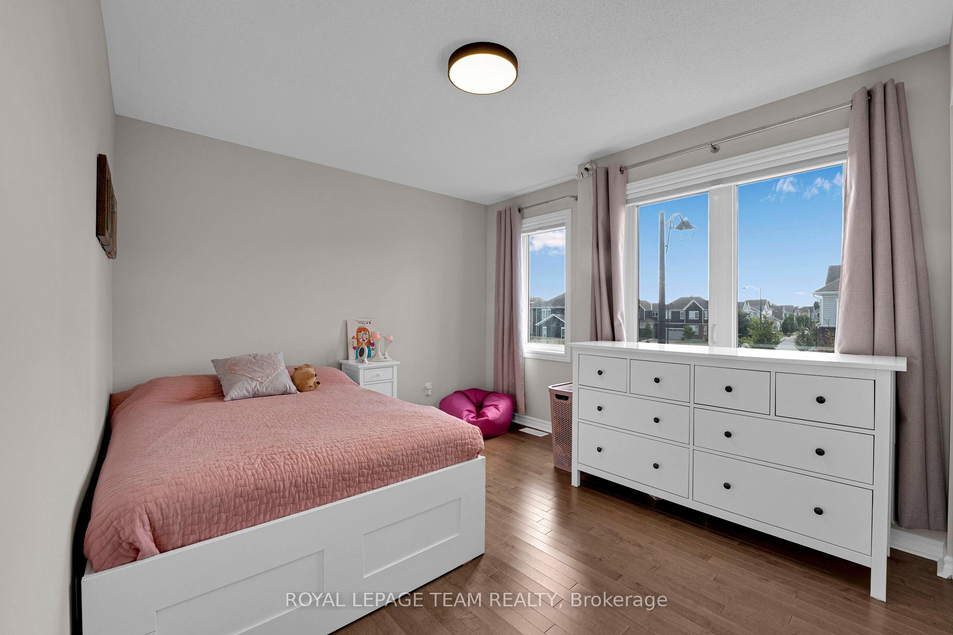 Photo 19 of 521 Loury Row, Ottawa, Chapel Hill South - Orleans Village — HOMEH